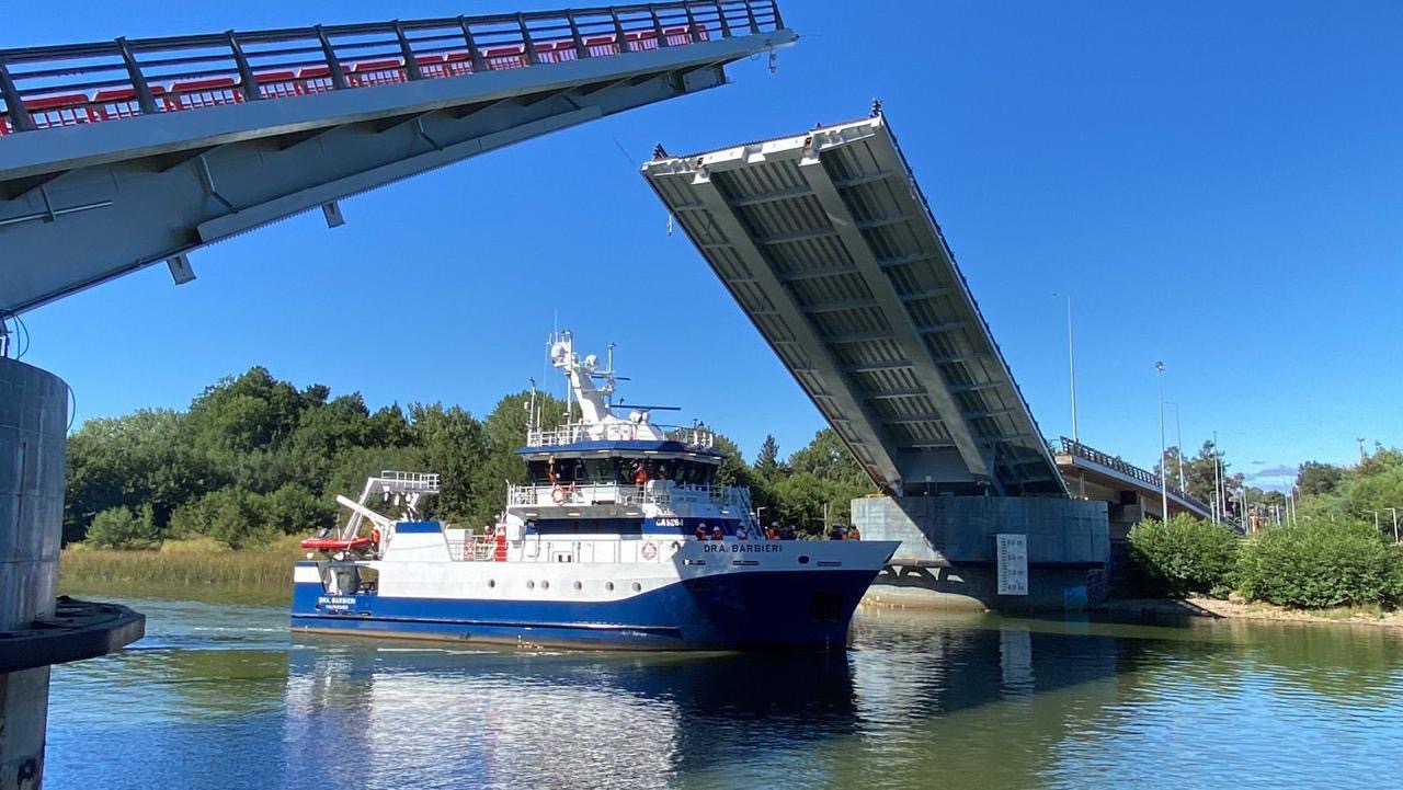 This Sunday there will be a new opening of the Cau Cau bridge for the passage of boats